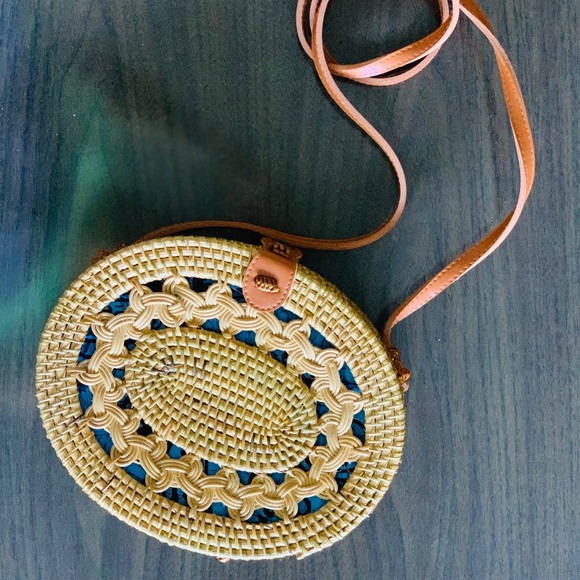 Handwoven Rattan Straw Weave Crossbody Bag - Picture 1 of 3